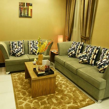 Clemence Suites Рияд Екстериор снимка